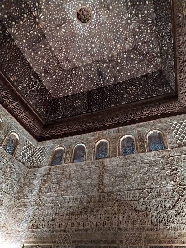 imagen de por qué visitar la alhambra de noche