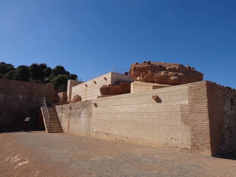 imagen de silla del moro y sus restauraciones