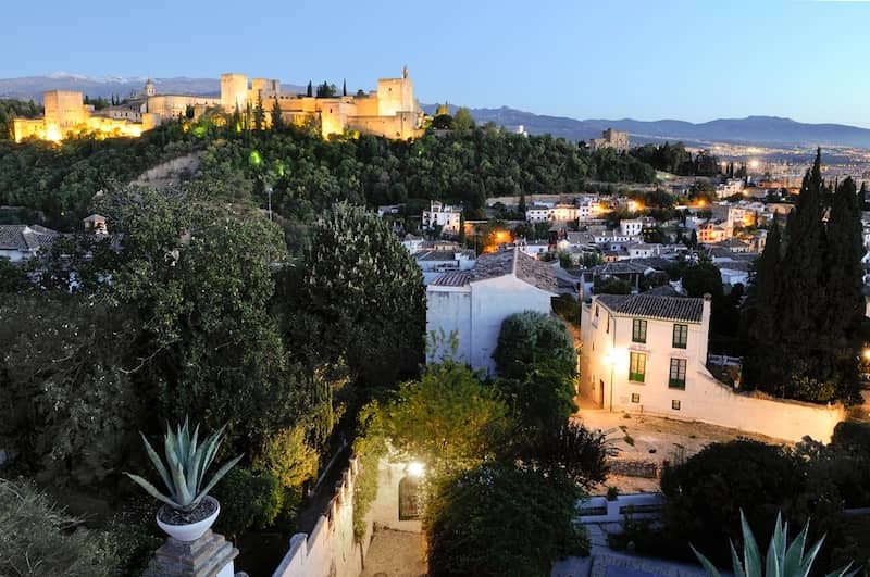 imagen de silla del moro y sus restauraciones